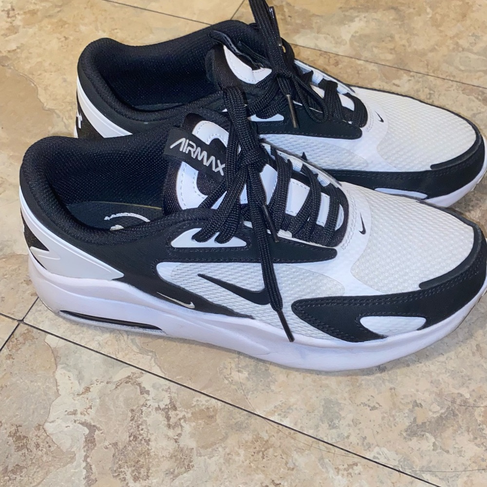 Nike Air Max Women's Black and White Sneakers